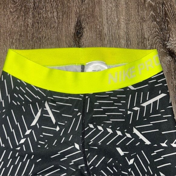 Nike Dri Fit Running Crops/Capri Black White Neon Green Pants Size Small S - Picture 3 of 6